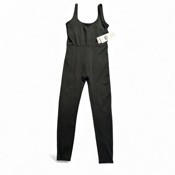 Vuori Black Essential Jumpsuit Size Large NWT - Picture 7 of 14